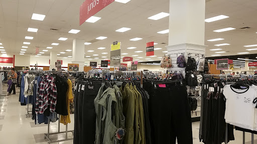 Department Store «T.J. Maxx and HomeGoods», reviews and photos, 7349 Lemont Rd, Downers Grove, IL 60516, USA