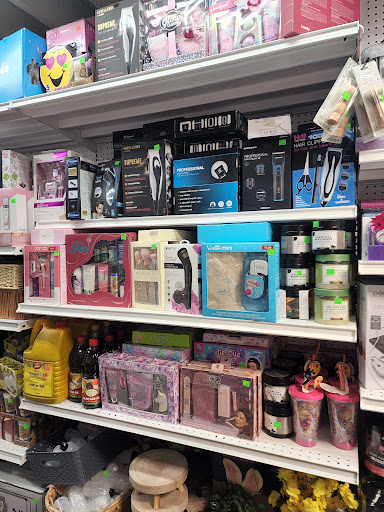 Department Store «Santa Fe Seconds», reviews and photos, 8615 Long Beach Blvd, South Gate, CA 90280, USA