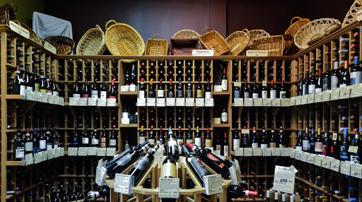Wine Store «Grapevine Cottage», reviews and photos, 61 S Main St, Zionsville, IN 46077, USA