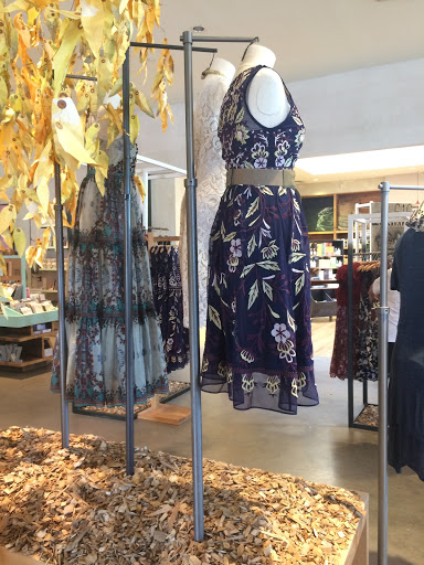 Shopping Mall «Breton Village Shopping Center», reviews and photos, 1814 Breton Rd SE, Grand Rapids, MI 49506, USA