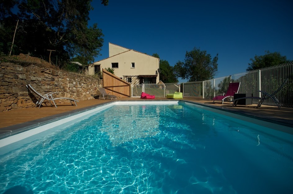 Gîtes du Mas Loriot proches Salagou chambre d’hôtes locations de vacances avec piscine en Occitanie à Le Bosc