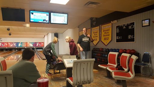 Bowling Alley «Rollaway Lanes & Lounge», reviews and photos, 317 S Main St, Davison, MI 48423, USA