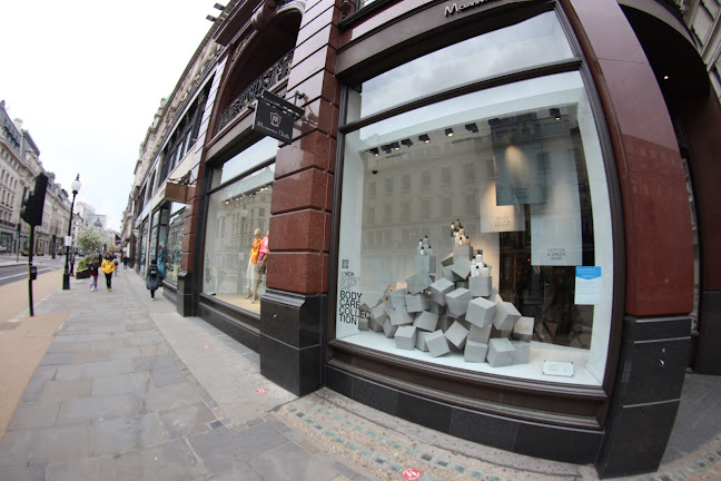 Massimo Dutti London Regent St. Store - Clothing store