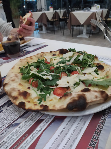 Tu Vuò Fà Lamericano in Anzio, Città Metropolitana di Roma Capitale