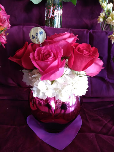 Florist «Metro Florist & Gifts», reviews and photos, 216 W 6th St, Ferris, TX 75125, USA