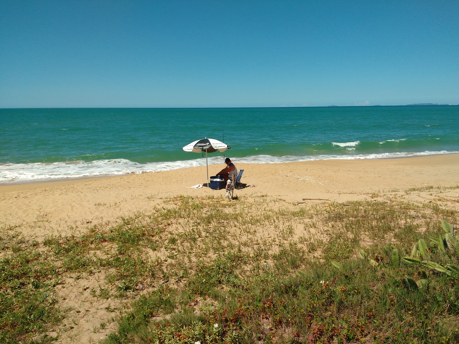 Φωτογραφία του Praiao da barra de Sao Joao και η εγκατάσταση