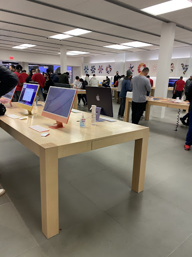 Computer Store «Apple Tysons Corner», reviews and photos, 1961 Chain Bridge Rd, McLean, VA 22102, USA