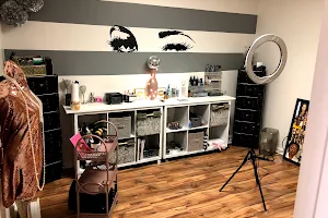 The Glam Suite Beauty Company image