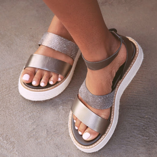 Shoe Store «Diba Shoes Outlet Store», reviews and photos, 3630 Corporate Trail Dr, Earth City, MO 63045, USA