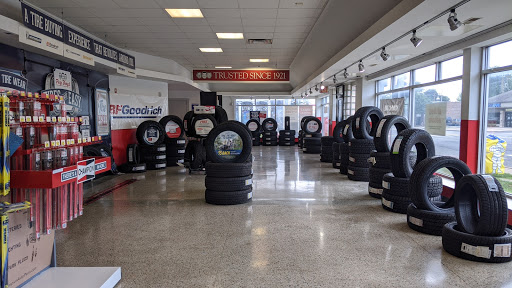 Car Repair and Maintenance «Pep Boys Auto Service & Tire», reviews and photos, 6631 Ogden Ave, Berwyn, IL 60402, USA