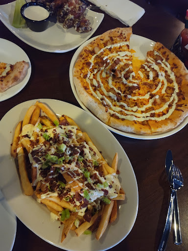 Bar & Grill «Howl at the Moon | Splitsville Luxury Lanes», reviews and photos, 220 Patriot Pl, Foxborough, MA 02035, USA