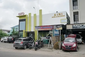 OYO 1531 Hotel Aini image