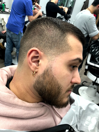 Barber Shop «Hills barber shop», reviews and photos, 7223 Austin St, Forest Hills, NY 11375, USA