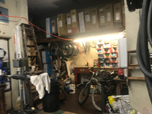 Bicycle Store «Burbank Bike Shop», reviews and photos, 4400 W Victory Blvd, Burbank, CA 91505, USA