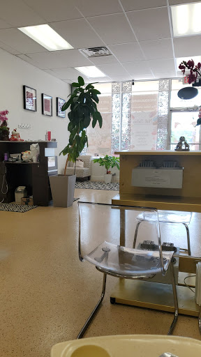 Nail Salon «DaVi Nails Salon and Spa», reviews and photos, 2801 Commerce Dr, Coralville, IA 52241, USA