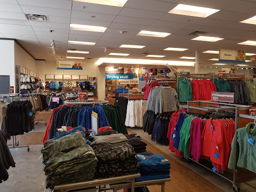 Sportswear Store «Columbia Sportswear Store - Gilroy, CA», reviews and photos, 681 Leavesley Rd d135, Gilroy, CA 95020, USA