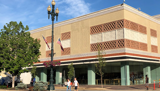 Computer Store «Apple Country Club Plaza», reviews and photos, 227 Nichols Rd, Kansas City, MO 64112, USA