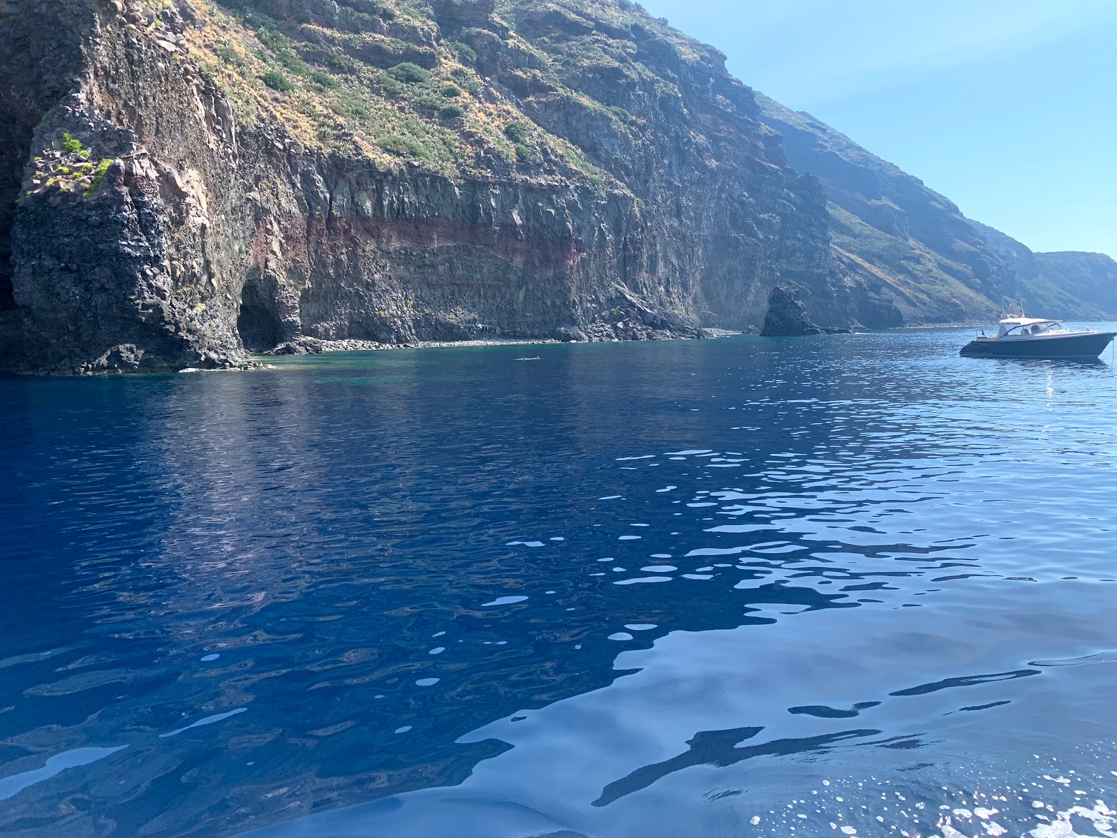 Grotta del Bue Marino'in fotoğrafı doğrudan plaj ile birlikte