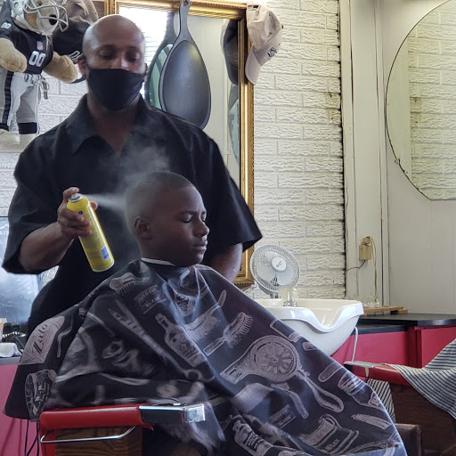 Barber Shop «Esquire Barber Shop», reviews and photos, 64 Colony Rd, Newport News, VA 23602, USA