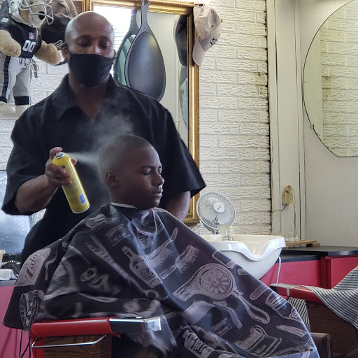 Barber Shop «Esquire Barber Shop», reviews and photos, 64 Colony Rd, Newport News, VA 23602, USA