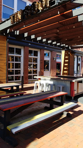 Live Music Bar «Tin Roof», reviews and photos, 32 Market Pl, Baltimore, MD 21202, USA