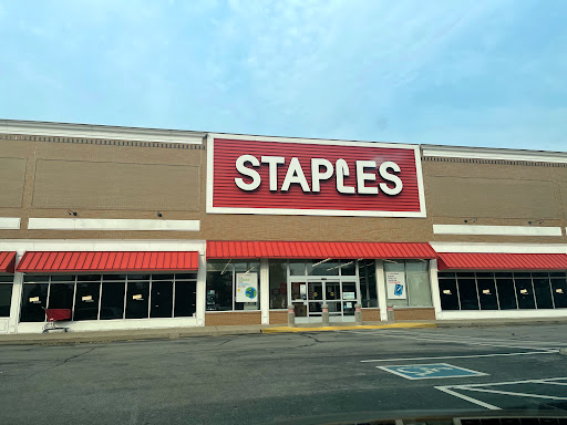 Office Supply Store «Staples», reviews and photos, 3058 Bardstown Rd, Louisville, KY 40205, USA