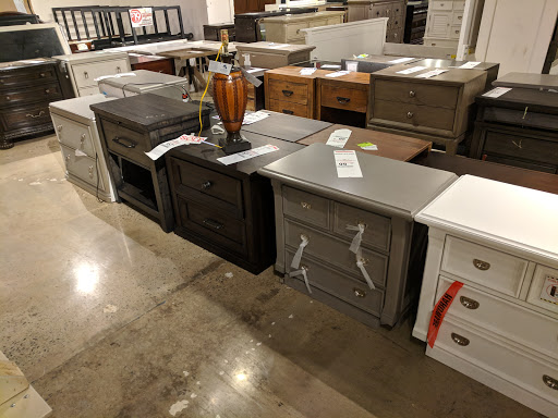 Outlet Store «Rooms To Go Outlet Furniture Store - Norcross», reviews and photos, 6288 Dawson Blvd, Norcross, GA 30093, USA