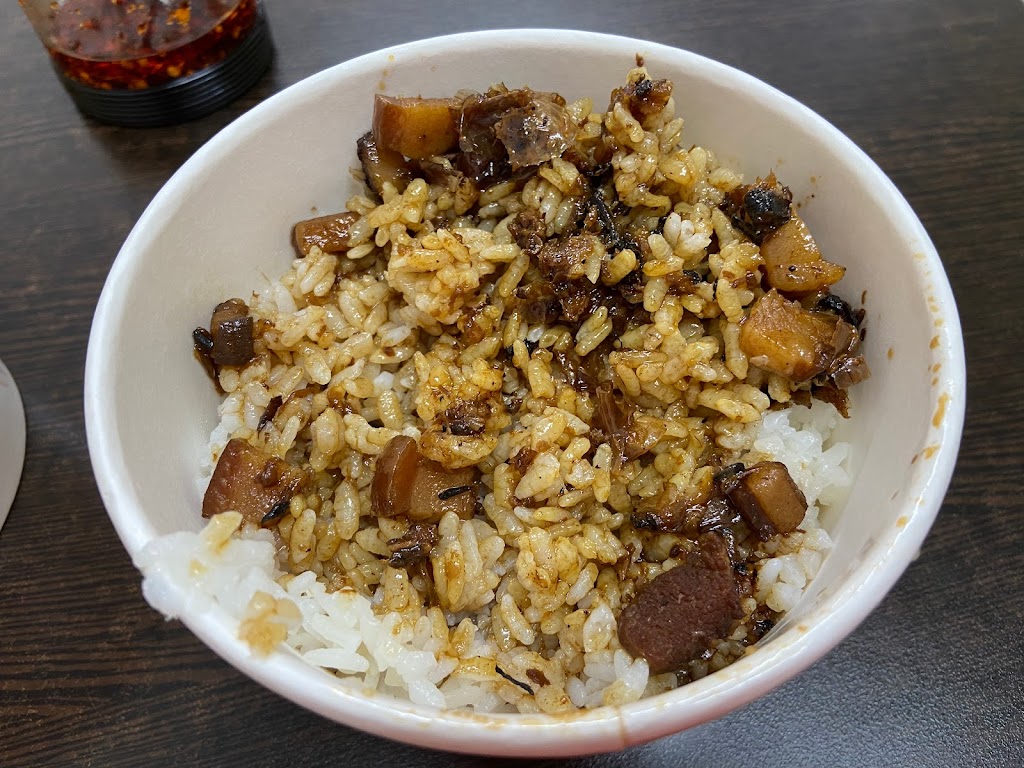 新港老店-和你見麵-豐原必吃大腸蚵仔麵線|推薦赤肉羹|銅板美食|推薦美食|必吃小吃|傳統美食推薦 的照片