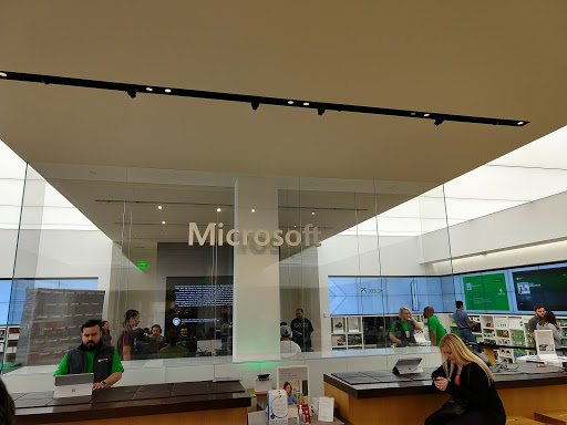 Computer Store «Microsoft Store - NorthPark Center», reviews and photos, 8687 N Central Expy #1612, Dallas, TX 75225, USA