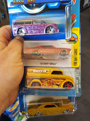 Book Store «Bookmans Phoenix Entertainment Exchange», reviews and photos, 8034 N 19th Ave, Phoenix, AZ 85021, USA