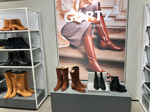 Stores to buy women's boots Frankfurt