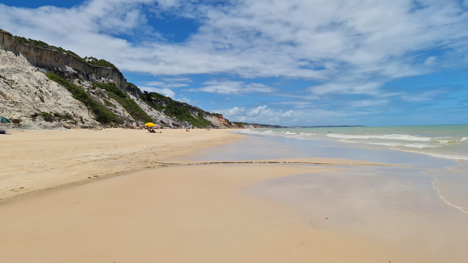 Foto von Tororao Strand mit beiger sand Oberfläche