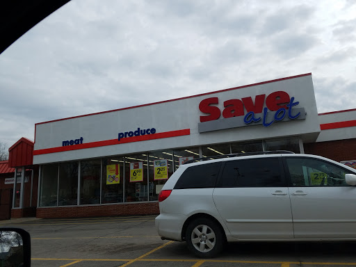 Grocery Store «Save-A-Lot», reviews and photos, 1625 J St SW, Cedar Rapids, IA 52404, USA