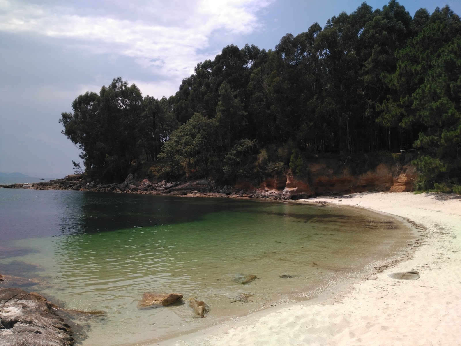 Zdjęcie Praia das Moscas położony w naturalnym obszarze