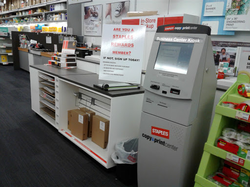 Office Supply Store «Staples», reviews and photos, 1525 S Willow St, Manchester, NH 03103, USA