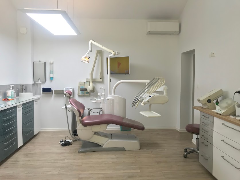 Dr Jean-Marc SAVELLI, Chirurgien-Dentiste à Marseille