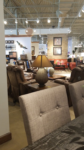 Furniture Store «Rooms To Go & Rooms To Go Kids Furniture Store - Montgomery», reviews and photos, 6810 Eastchase Pkwy Suite A, Montgomery, AL 36117, USA