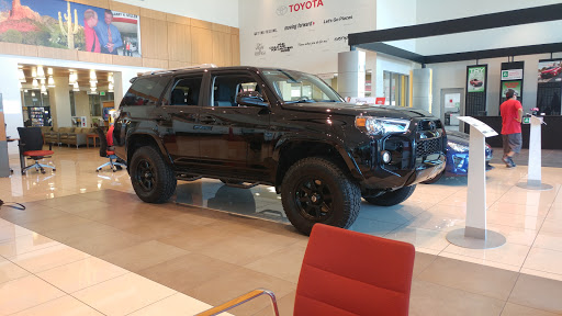 Toyota Dealer «Larry H. Miller Toyota Peoria», reviews and photos, 8633 W Bell Rd, Peoria, AZ 85382, USA