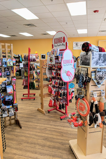 Pet Supply Store «Leash on Life, Pet Supplies», reviews and photos, 650 Pacha Pkwy #5, North Liberty, IA 52317, USA