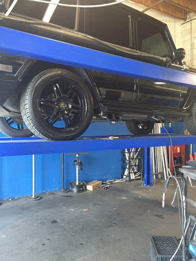 Muffler Technician image