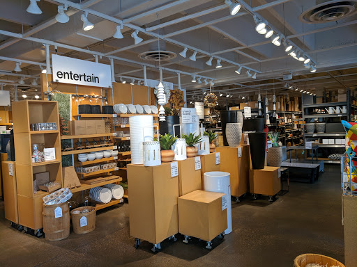 Furniture Store «Crate and Barrel Outlet», reviews and photos, 1700 Prince St, Alexandria, VA 22314, USA