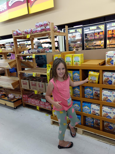 Grocery Store «Grocery Outlet Bargain Market», reviews and photos, 4157 NW U.S. 101 #101, Lincoln City, OR 97367, USA