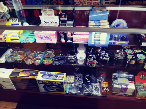 Tobacco Shop «Light it up smoke shop and vape», reviews and photos, 10798 N 75th Ave, Peoria, AZ 85345, USA