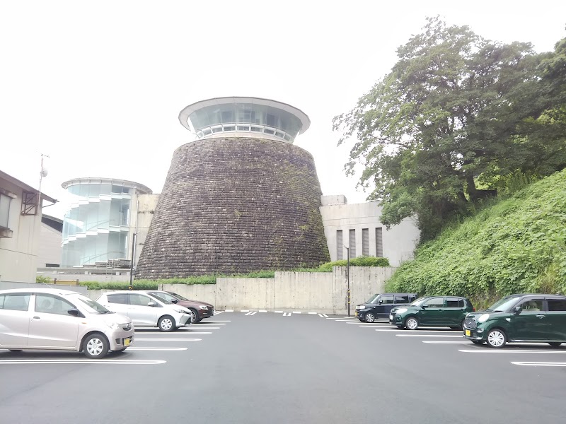 近代文学館・メルヘン館・美術館共用駐車場