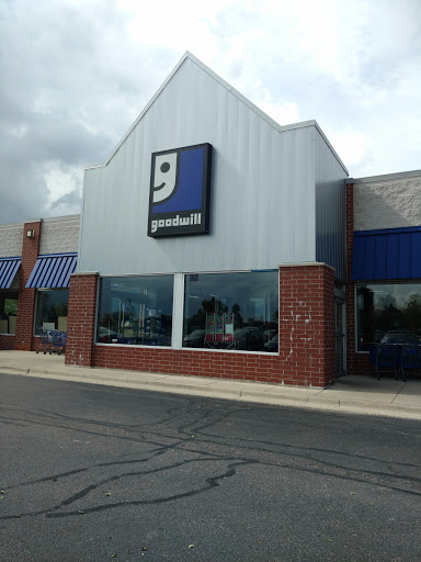 Thrift Store «Goodwill Store & Donation Center», reviews and photos, 539 Fort Hill Dr, Naperville, IL 60540, USA