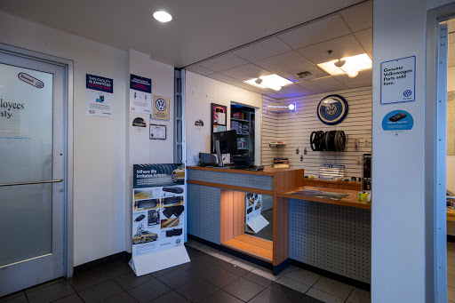 Volkswagen Dealer «AutoNation Volkswagen Las Vegas», reviews and photos, 6375 W Sahara Ave, Las Vegas, NV 89146, USA