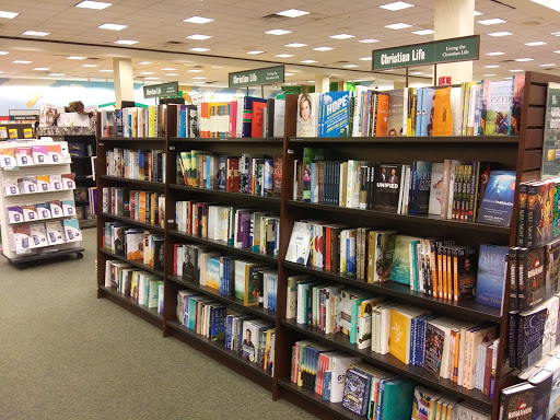 Book Store «Barnes & Noble», reviews and photos, 3651 Jefferson Davis Hwy, Alexandria, VA 22305, USA