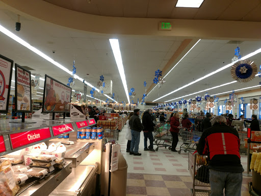 Grocery Store «Market Basket», reviews and photos, 110 Market Pl Dr, Waltham, MA 02451, USA