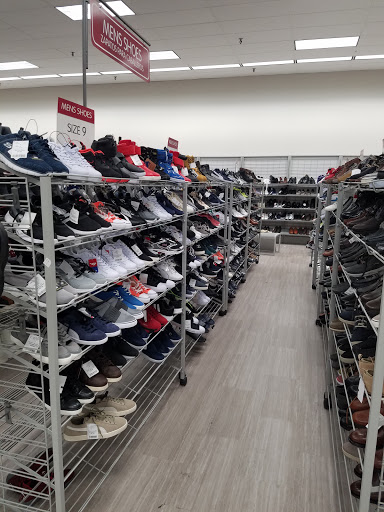 Clothing Store «Burlington Coat Factory», reviews and photos, 271 Cottage Grove Rd, Bloomfield, CT 06002, USA