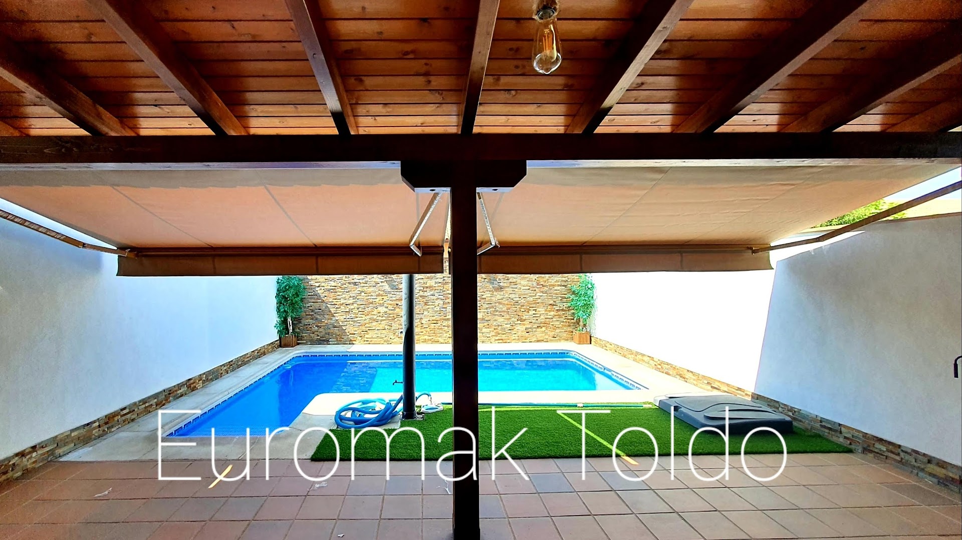 Euromak Toldo ⭐⭐⭐⭐⭐Toldos y pérgolas en Madrid